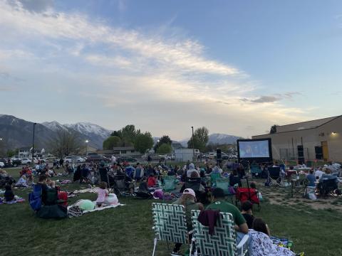 Larsen Elementary families had a fun night watching a movie under the stars.  Thank you to everyone who came and supported our fun activity.