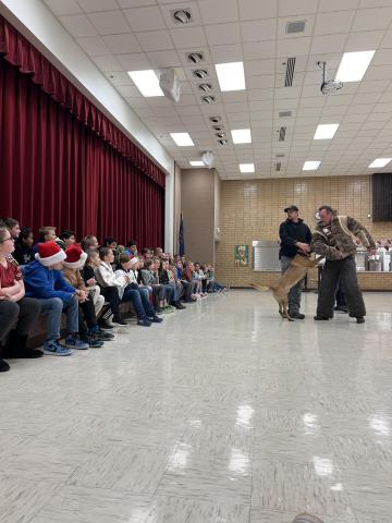 Larsen 5th graders had some special visitors during their NOVA class.  Spanish Fork PD brought K9's Maverick and Iceman to show the students how these specially trained dogs help them do their jobs.   Officer Leifson also put on the bite suit and students showed how the dogs bite attackers.  Thank you SFPD for all you do in our community.