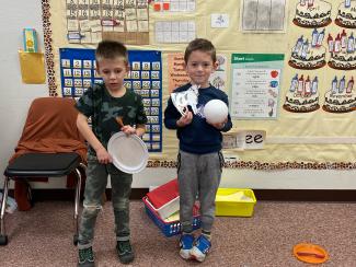 Mrs. Eckhardt's kindergarten class celebrated Nursery Rhyme Day.  Students got to dress up as a character in their favorite rhyme and then would tell the rhyme to the class.  Mrs. Eckhardt had them taste "curds and whey" also.   Great job kindergarteners!
